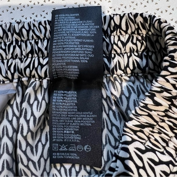 H&M Printed Flowy Midi Skirt Black Cream Size 2 - Picture 7 of 10